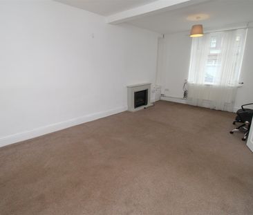 House - Terraced For Rent Ynyscynon Road, Tonypandy - Photo 2