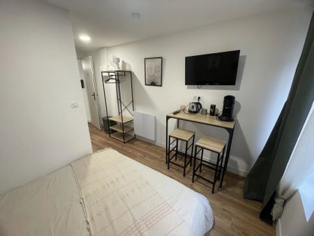 Location Appartement 1 pièces 14 m2 à Saint-Quentin - Photo 2