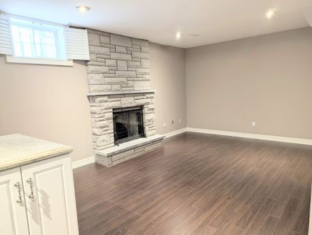 For Lease - 50 Direzze Court, Richmond Hill, Ontario - Photo 5