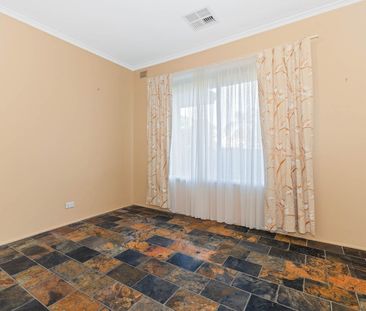 4 Glasgow ave, Modbury, SA 5092 - Photo 2