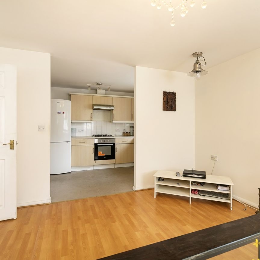 2 Bed Flat, Ronnie Lane, E12 - Photo 1