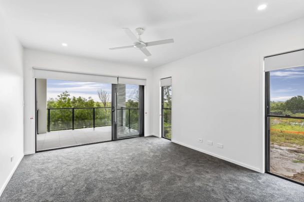 New new 5 bedroom home in Newport. Contact Julie Sykes 0438 050 110 - Photo 1