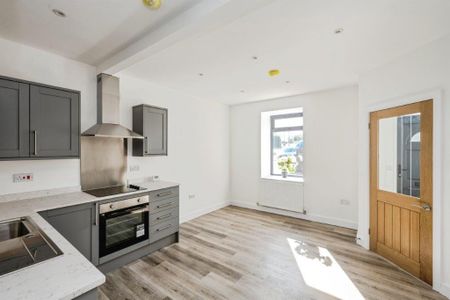 Heol Twrch, Lower Cwmtwrch, SWANSEA - Photo 4