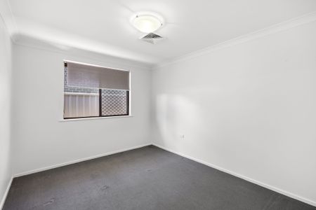 LAKESIDE SUBURB OF CAREY BAY - Photo 4