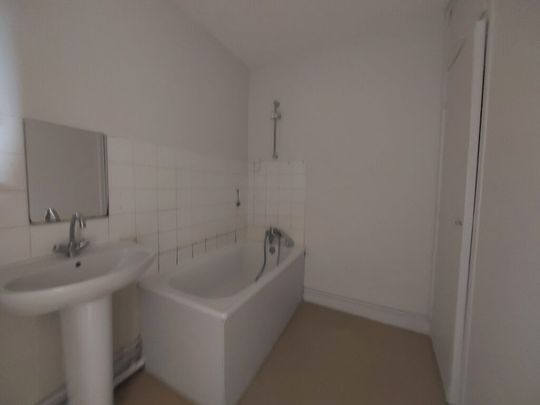 LOCATION APPARTEMENT T3, POITIERS SAINT BENOIT - Photo 1