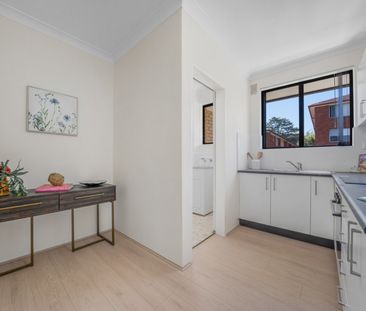 Renovated 2 bedroom unit - Photo 5