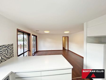 Stunning Home, Solar plus Tesla battery with Modern Amenities - Photo 4