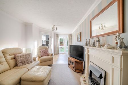 Bramble Lodge, Wallington - Photo 2