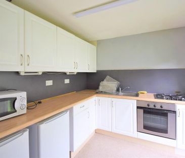 4 bedroom terraced house to rent - Photo 6