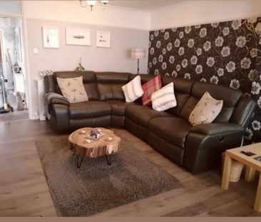 2 bedroom semi-detached bungalow to rent - Photo 1