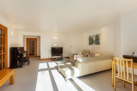 3 bedroom apartment to rent - Photo 3