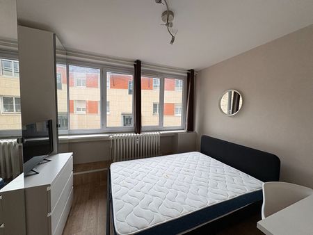 Location Appartement 5 pièces 121m² LILLE 59000 - Photo 5