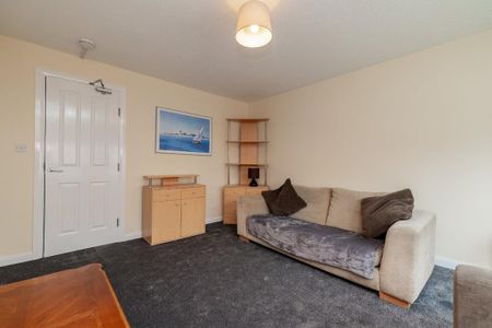3 bedroom flat to rent - Photo 4
