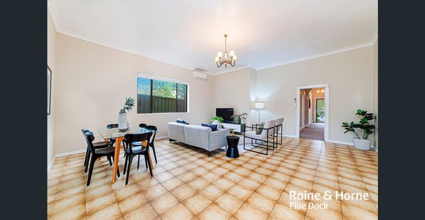 Superb 5 Bedroom Family Home | Extra Convenient Location - Photo 1