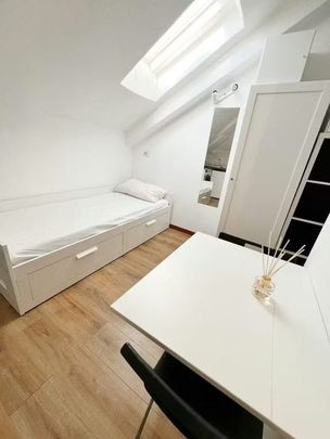 Via André-Marie Ampère, Milan, Lombardy 20131 - Photo 1