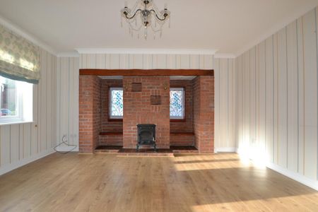 4 bedroom detached house to rent - Photo 3