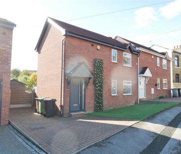 3 bedroom semi-detached house to rent - Photo 4
