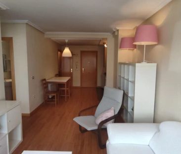 Piso de alquiler en Avenida de Bruselas, 1, HUCA - La Cadellada - Photo 2