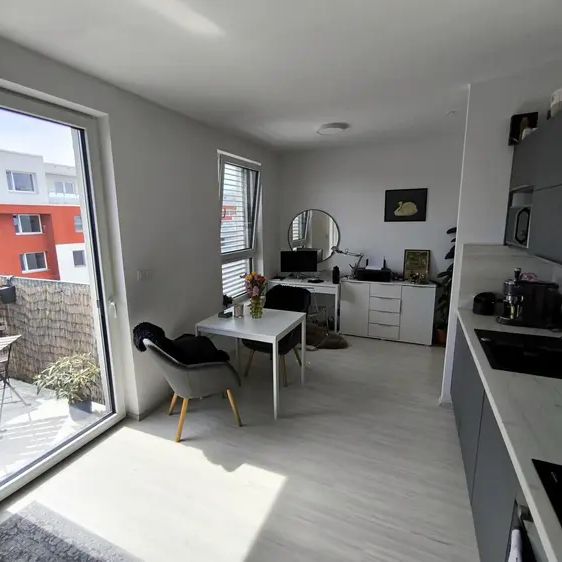 Pronájem bytu 1,5+kk (32 m - Fotografie 1