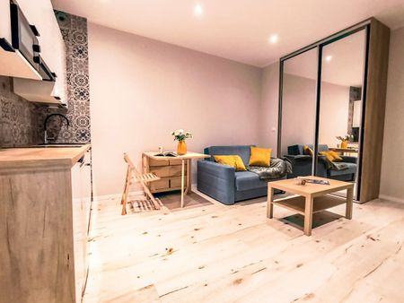 Przytulna kawalerka w centrum Katowic 24 m² - Фото 5