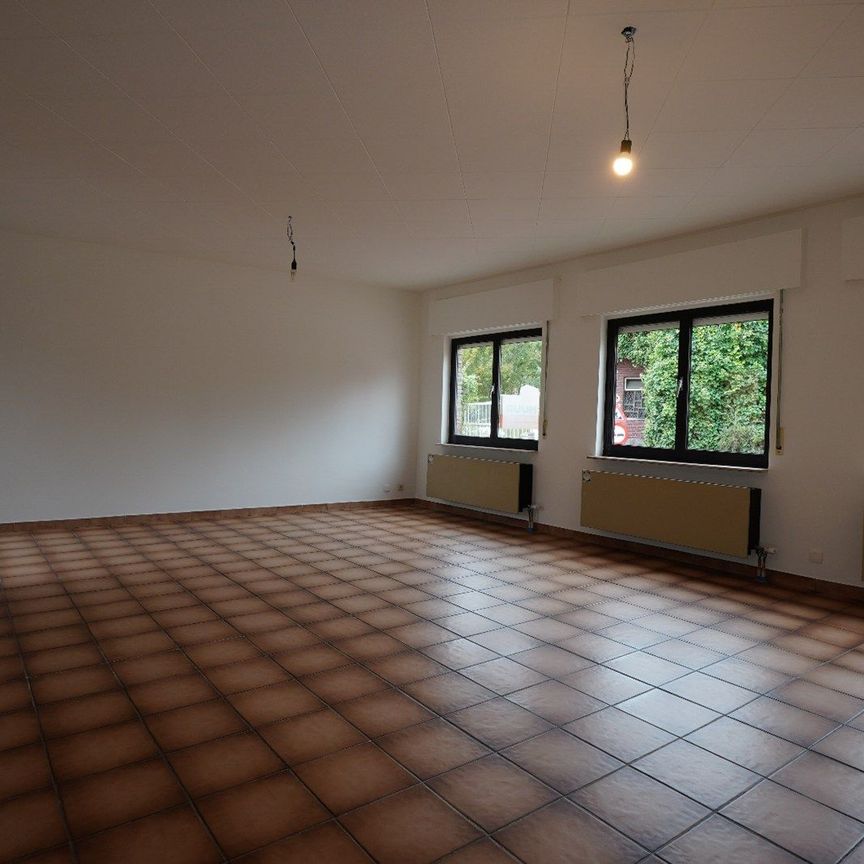 Gerenoveerd gelijkvloers appartement te Lokeren - Photo 1