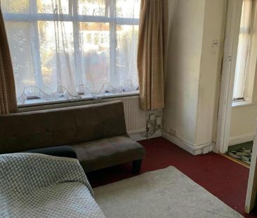 3 bed Terraced in The Grange , Wembley, HA0 1SY - Photo 2