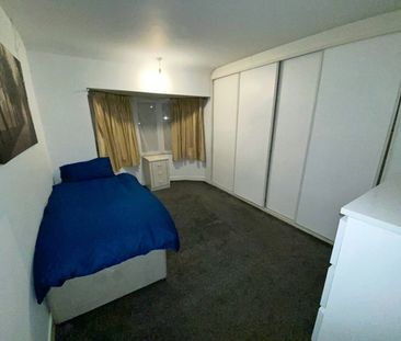 Room in a Shared House, Walsall Road, B42 - Photo 1