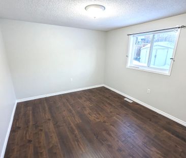 For Lease - 21 Columbia Road, Barrie, Ontario - Photo 3