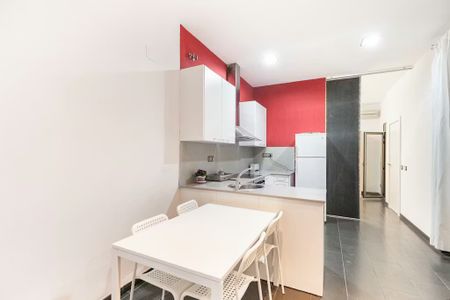 Carrer de Santiago Rusiñol, L'Hospitalet de Llobregat, Catalonia 08902 - Photo 3