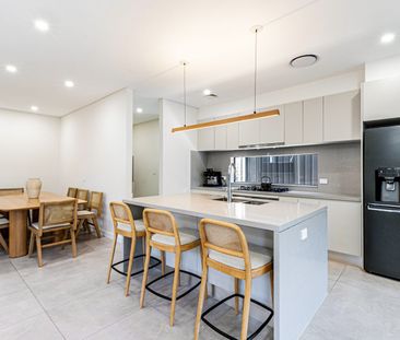 Spacious & Stylish 4-Bedroom Family Home - Photo 3