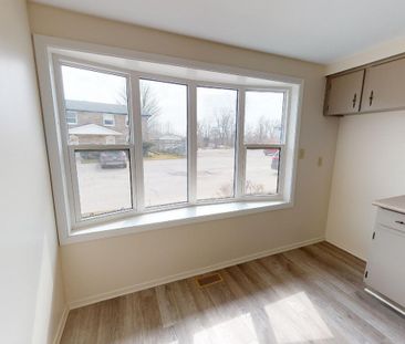 Two Bedroom Townhouse - Photo 3