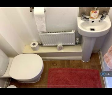 2 bedroom semi-detached house to rent - Photo 4