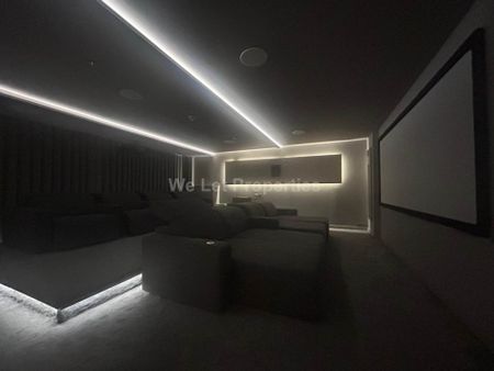 Local Crescent, Salford - Photo 3