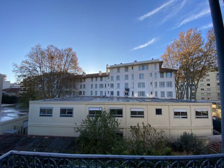 Location Appartement 2 pièces 34m² TOULON 83200 - Photo 2