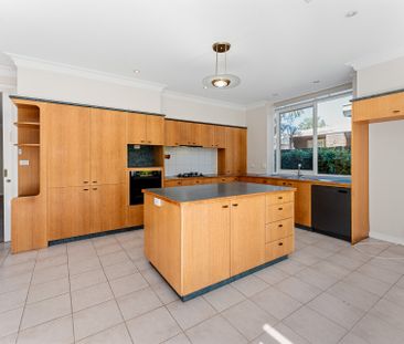18 Eskdale Road, Caulfield North VIC 3161 - House For Rent | Domain - Photo 4