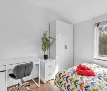 5 bedroom terraced house to rent - Photo 4