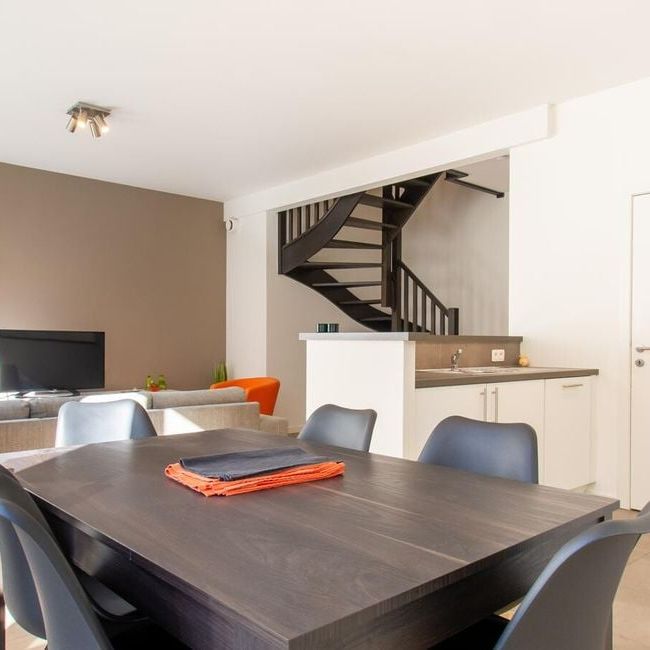 Appartement te huur in Elsene voor € 2.850 met 3 slaapkamers - Photo 1