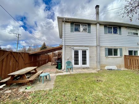 For Lease - 43 Walter Avenue Unit# lower back unit, Newmarket, Ontario - Photo 3