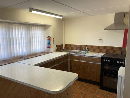 2 bedroom end of terrace house to rent - Photo 5