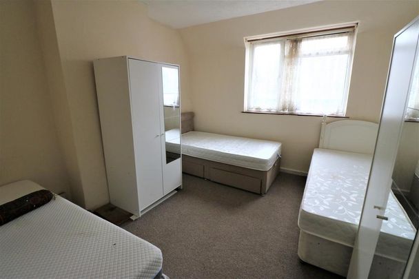 3 bedroom end of terrace house to rent - Photo 1