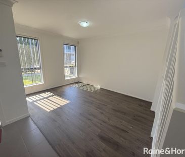 Double-Storey Family Home with Spacious Backyard - Photo 3