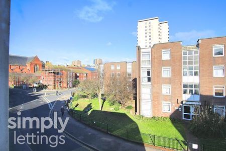 2 Bed property for rent - Photo 3