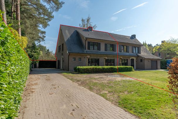 Ruime gezinswoning met 4 slaapkamers en garage te Vosselaar. - Photo 1