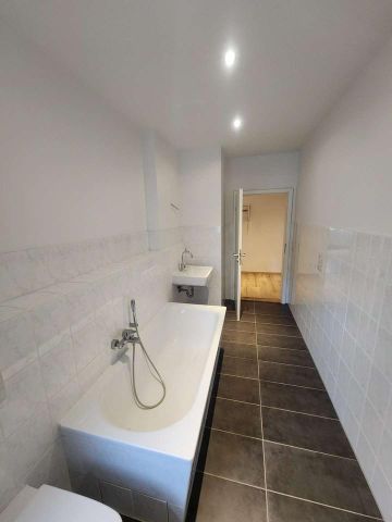 Neu! Großzügiges & modernes Single-Apartment mit Einbauküche - Photo 4