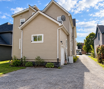 3 Bedroom Unit for Rent – 87 King Street East, Unit #1, Chatham - Photo 1