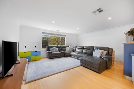 15 Bokhara Crescent, Kaleen ACT 2617 - House For Rent | Domain - Photo 3