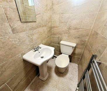 3 bedroom terraced house to rent - Photo 3