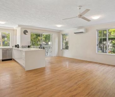 Stylishly Two Bedroom Renovated Apartment in the Heart of Southport - Photo 1