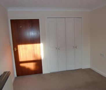 1 bedroom retirement property to rent - Photo 5