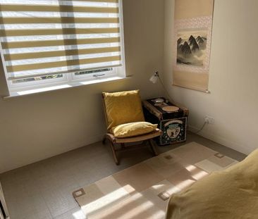 Monday to Friday working person welcome in my peaceful, friendly ho... - Photo 3